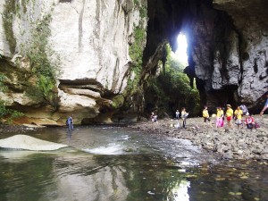 tourists_are_enticed_to_the_natural_wonder_of_the_sohoton_natural_bridge_national_park Sohoton Natural Bridge National Park