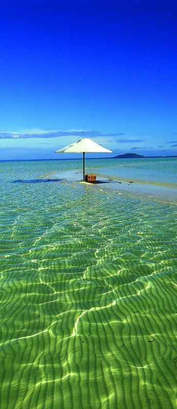amanpulo beach umbrella